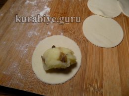 Пісні вареники з картоплею та грибами