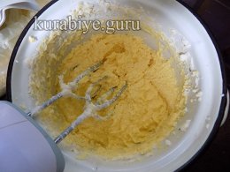 Шоколадно-миндальный кекс с вишней