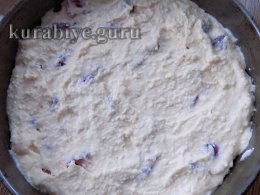 Шоколадный пирог с творогом и вишней