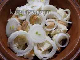 Курка запечена на хлібі