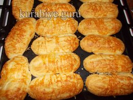 Булочки с сыром из слоёно-дрожжевого теста