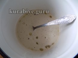 Медовый пирог с черносливом