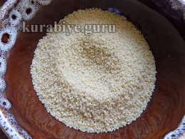 Свиная котлета с кускусом и овощами