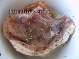 Свиная котлета с кускусом и овощами