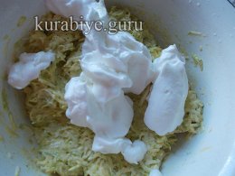 Закусочный рулет из кабачков