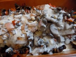 Куриная грудка в сливочном соусе с красным рисом