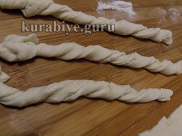 Фрикадельки с моцареллой и чесночным хлебом