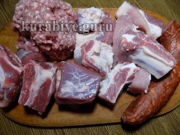 Мясное рагу-ассорти со сливочной полентой 