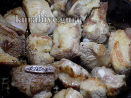 Мясное рагу-ассорти со сливочной полентой 