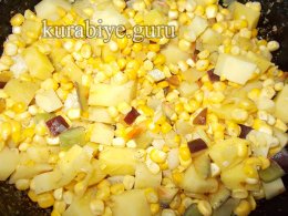 Куриный суп со свежей кукурузой