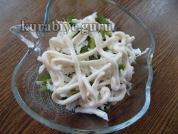 Салат з тунцем і крабовими паличками
