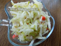 Салат з тунцем і крабовими паличками