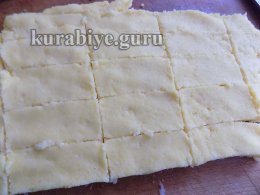 Нарезаем поленту