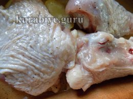 Запечённая курица с цуккини и помидорами 