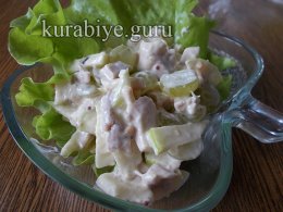Курячий салат з виноградом і яблуками
