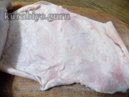 Рулет з рульки запечений в духовці