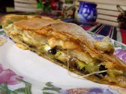Тройная пицца кальцоне 