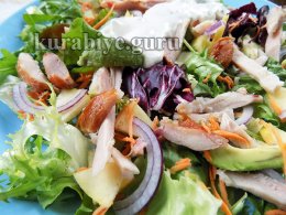 Простий салат з копченою куркою