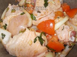 Тушкована курка у карамельному соусі 