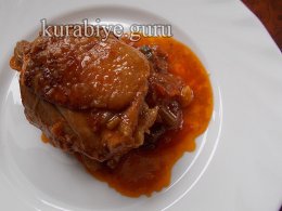 Тушкована курка у карамельному соусі 