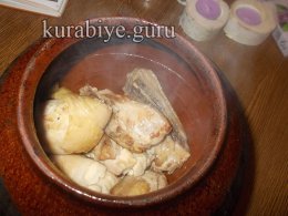 Рис із куркою у горщику запечені у духовці