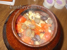 Рис із куркою у горщику запечені у духовці