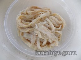 Домашня ковбаса зі свинини у духовці