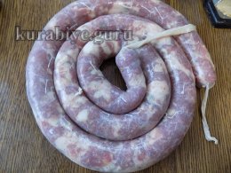 Домашня ковбаса зі свинини у духовці