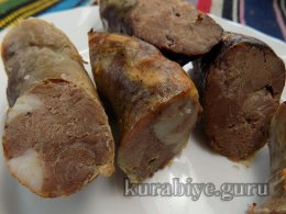 Домашня ковбаса зі свинини у духовці