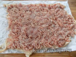 М’ясний рулет з грибами у курячій шкірці 