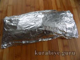 М’ясний рулет з грибами у курячій шкірці 