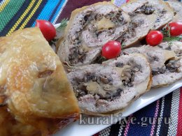 М’ясний рулет з грибами у курячій шкірці 