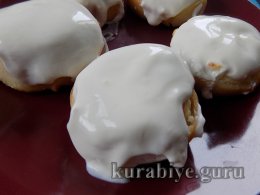 Рулетики з сиром у сметанній заливці 