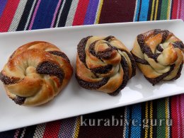 Спіральні булочки з маком