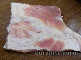 Рулет із тонкого сала  у духовці