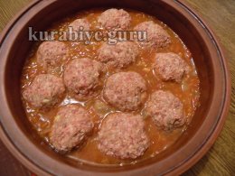 Фрикадельки с моцареллой и чесночным хлебом