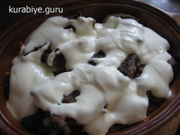 заливаем сметаной