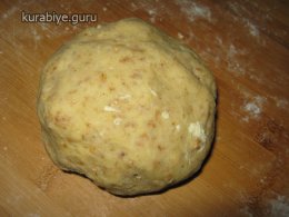 Горіхові тістечка з трюфельним і вершковим кремом