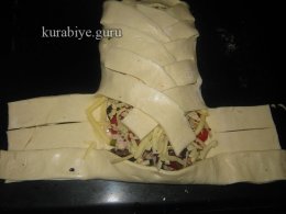 Пиріг з куркою та грибами з листкового тіста 
