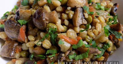 Перловая каша с грибами и овощами
