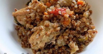 Гречневая каша со свининой и овощами