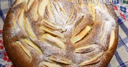 Медовая коврижка с яблоками 