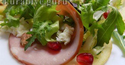 Осенний салат с ветчиной и яблоками 