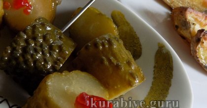 Огірки консервовані з кетчупом