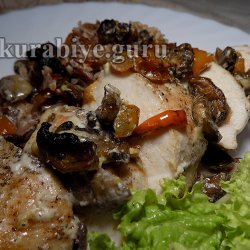 Куриная грудка в сливочном соусе с красным рисом