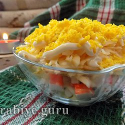 Салат с тунцом и крабовыми палочками