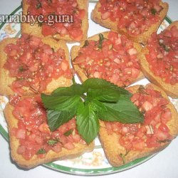 Овощные кростини с помидорами