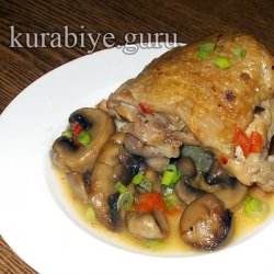Острая курица тушеная с грибами и перцем