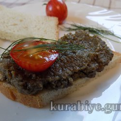 Паштет із баклажанів і курячої печінки 