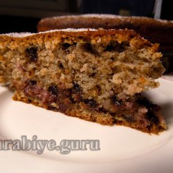 Сливовый пирог с орехами и шоколадом